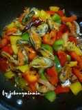 หอยแมลงภู่ผัดพริกหวานแบบเผ็ดๆ