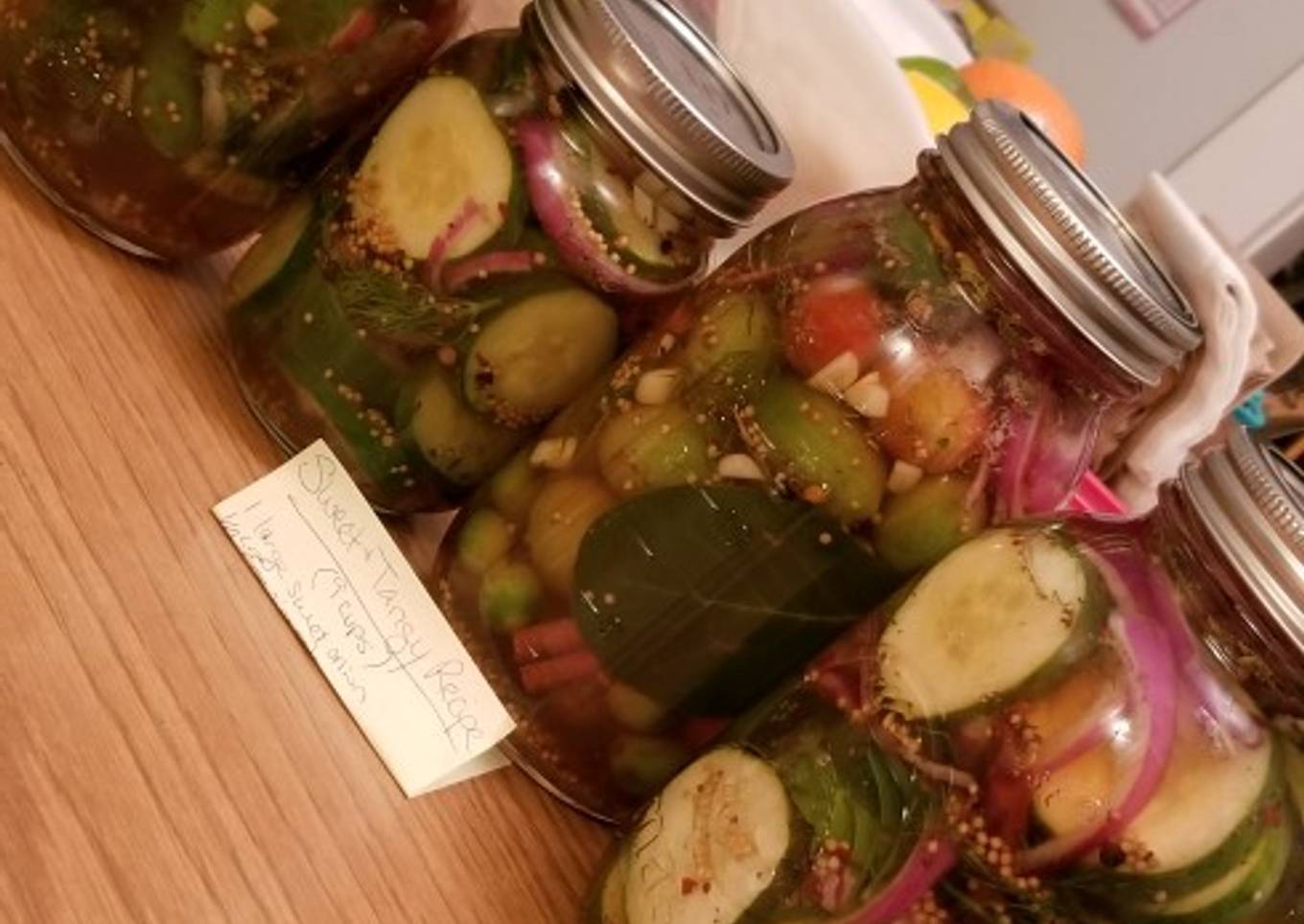 Sweet & Tangy Homemade Cucumber Pickles