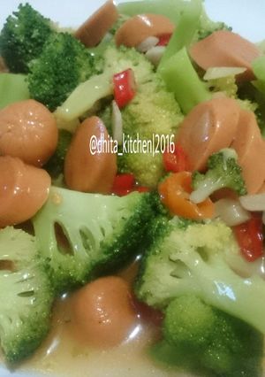 Foto resep Sosis Cah Brokoli