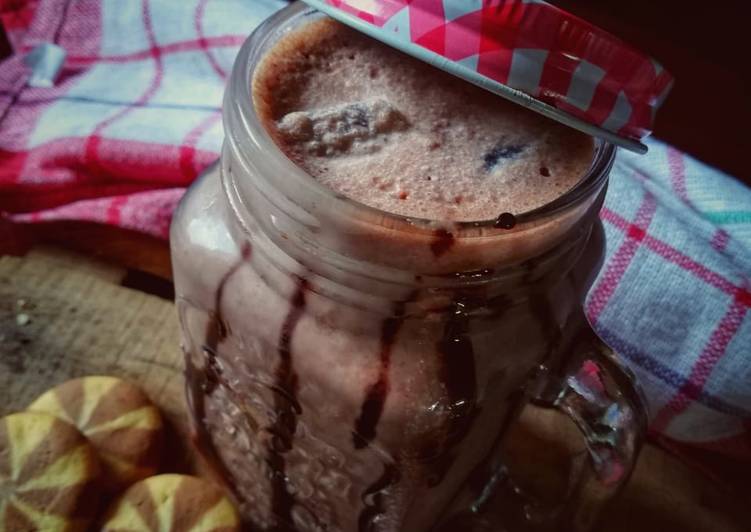 Step-by-Step Guide to Make Any-night-of-the-week Chocolatto milkshake