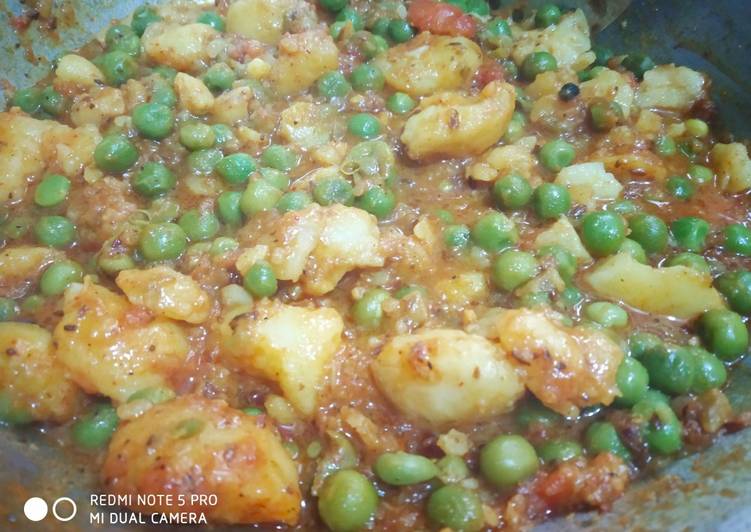 Simple Way to Make Super Quick Homemade Dry aloo matar