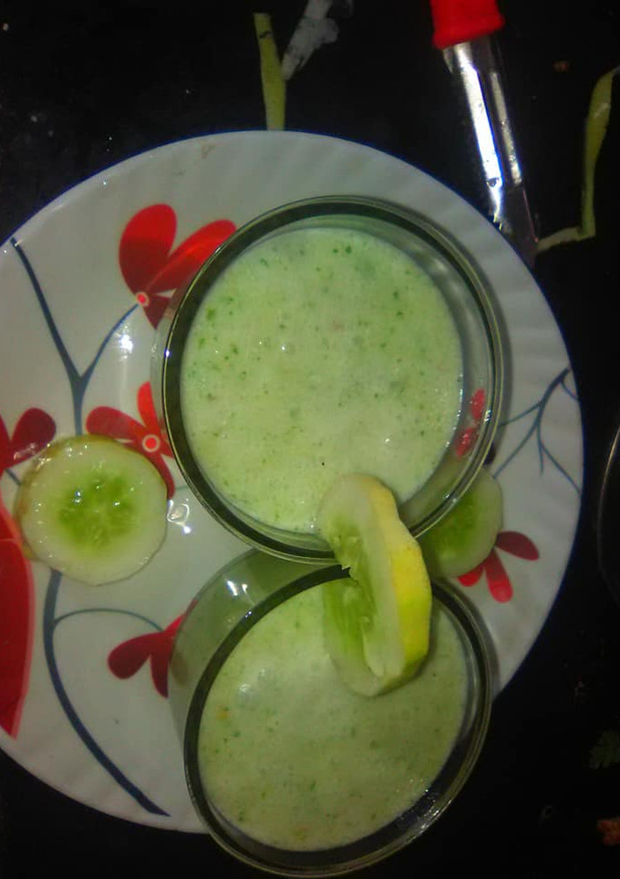 A picture of Cucumber Lassi.