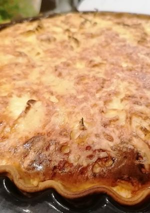 Une photo de Tarte oignons chorizo de Fanny
