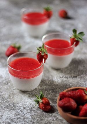 Foto resep Puding Strawberry 🍓#ketofriendly