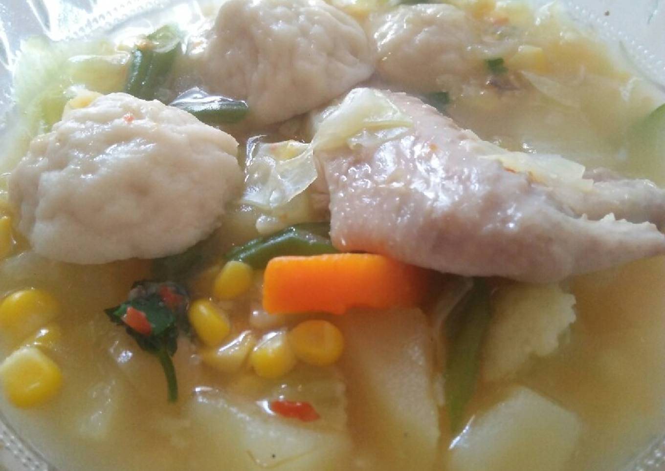 Sop ayam bakso