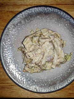Una foto de Ensalada de col con salsa de yogurt