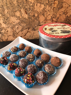 Una foto de Trufas de chocolate variadas🍫