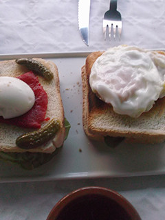 Una foto de Tostadas con huevos