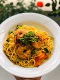 Mì xào rau củ với tôm sốt tỏi