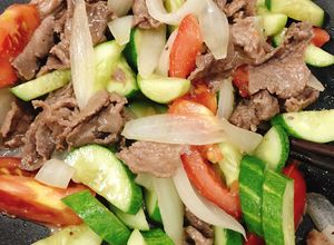Hình của món Thịt bò xào dưa leo hành tây.