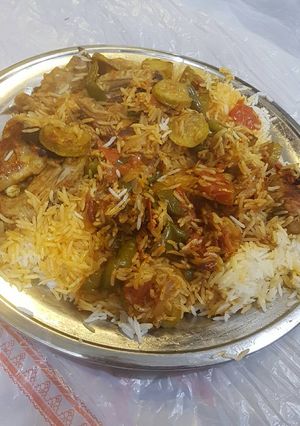 صورة لوصفة مقلوبة دجاج بنكهة صينية