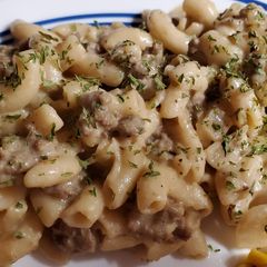 A picture of Cheeseburger Macaroni Skillet.