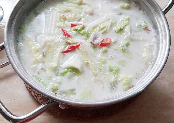 Resep 300. Sawi Putih Kuah Santan yang Menggugah Selera