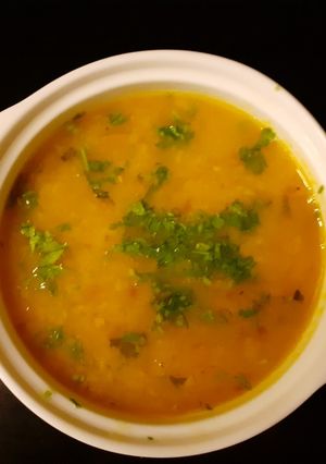 A picture of Ghar ki Peeli Dal.