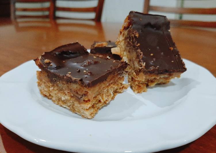 Cuadraditos de caramelo y chocolate