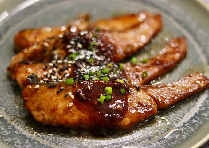 Simple Way to Prepare Favorite Scrumptious Salmon teriyaki 🐟