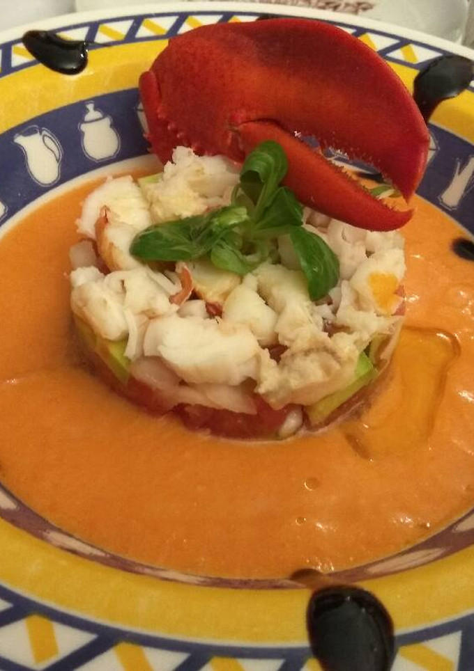 Una foto de Ensalada de Bogavante con Vinagreta de Salmorejo