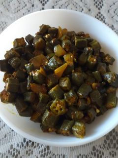 भिंडी की सब्जी(bhindi ki sabzi recipe in hindi) रेसिपी मुख्य फोटो