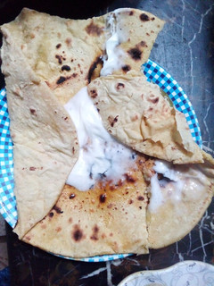 A picture of Simple besan ki roti.