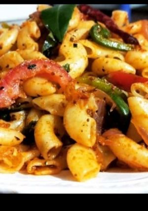 वेज मैकरॉनी (veg macaroni recipe in Hindi) रेसिपी मुख्य फोटो