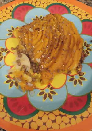 Una foto de Pastel de calabaza, lentejas y champiñones