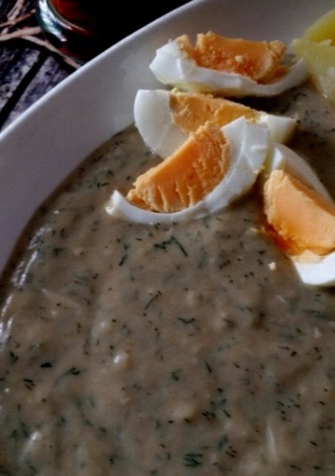 Una foto de Salsa de eneldo con patata y huevo hervido -- Koprová omáčka