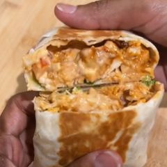 A picture of Chicken Wrap With Spicy Mayo Sauce.
