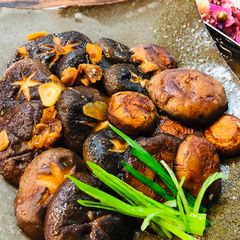 A picture of Japanese Butter Garlic Mushroom.