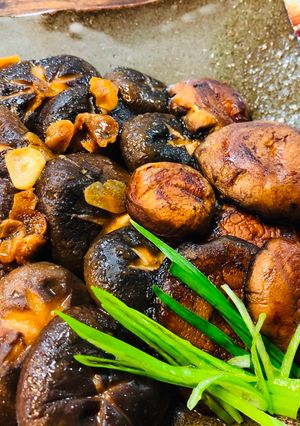 A picture of Japanese Butter Garlic Mushroom.