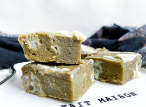 Une photo de Blondie au Matcha et chocolat blanc