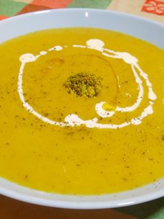 Una foto de Crema de puerro y brócoli