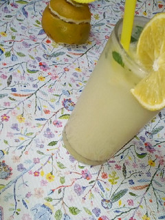 A picture of Orange mojito mocktail.