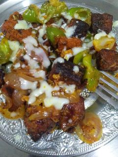 चिली चिकन लाजवाब (chilli chicken lajawab recipe in marathi) रेसिपी चे मुख्य फोटो 