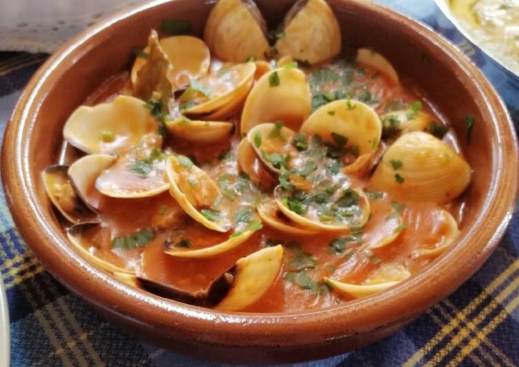 Almejas a la marinera