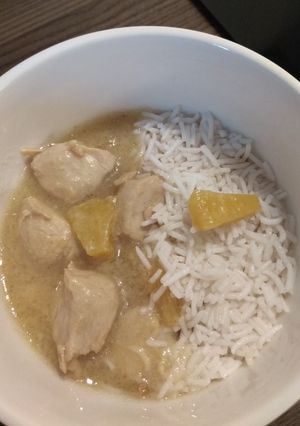 Una foto de Pollo con piña en olla rápida