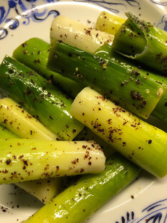 A picture of Sumac leeks.