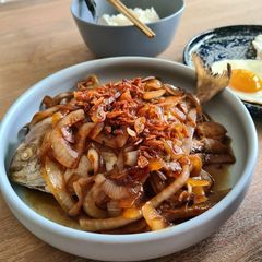A picture of Chinese Braised Pomfret.