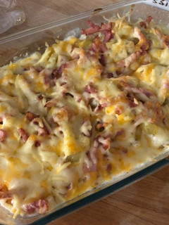 Una foto de Bacon cheese fries