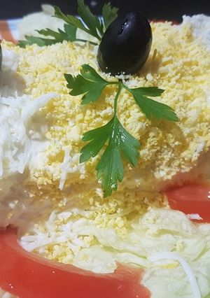 صورة لوصفة سلطة ماسيدوان على شكل رولي 😋🥗