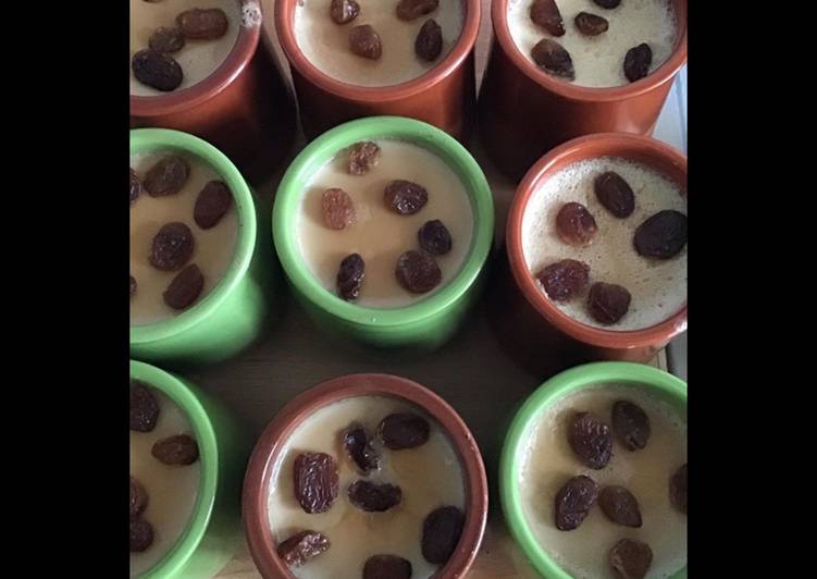 Comment Cuisiner Petites crèmes au café et raisins de corinthe
