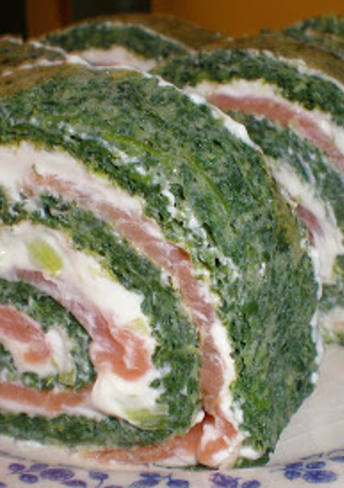 Una foto de Rollo de espinacas y salmón