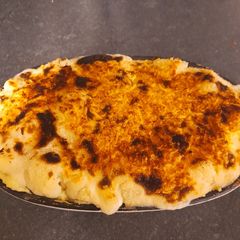 A picture of Childproof cauliflower bake with chickenburgers.