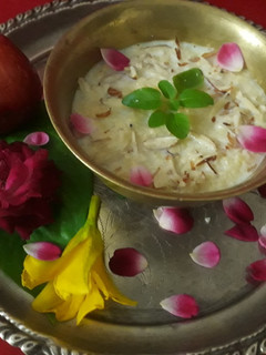 सेब की खीर (Seb ki kheer recipe in Hindi) रेसिपी मुख्य फोटो
