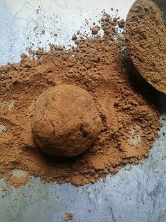 Una foto de Bolitas Dulces de Porotos Negros, Cacao & Maní