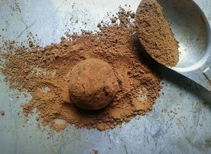 Una foto de Bolitas Dulces de Porotos Negros, Cacao & Maní