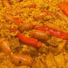Una foto de Fideo con salchicha y magro de cerdo