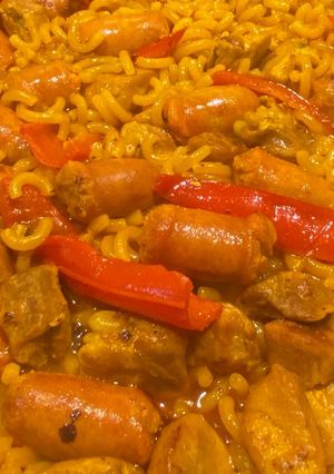 Una foto de Fideo con salchicha y magro de cerdo