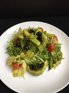 Foto resep Summer Salad with Avocado and Olives