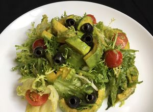Foto resep Summer Salad with Avocado and Olives