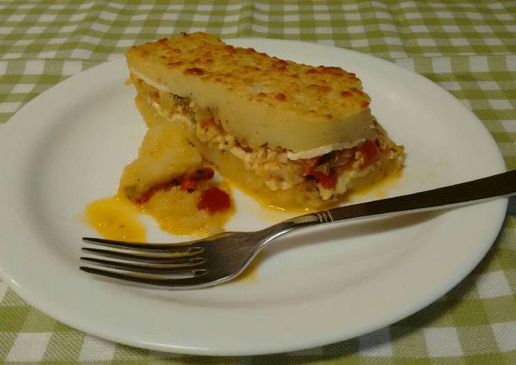 Pastel de carne picada de pollo y puré de patatas